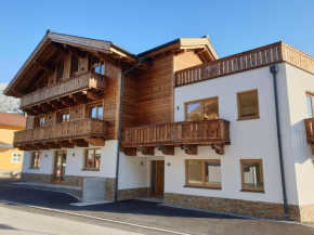New detached luxury chalet within walking distance of the slopes and the center